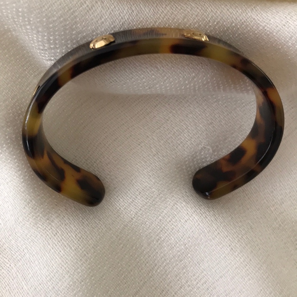 Faux Tortoise Cuff Bracelet & Resin Drop Earrings - Picture 3 of 8